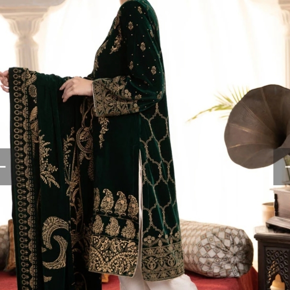 Formal Velvet kameez dupatta FINAL PRICE - Picture 2 of 9
